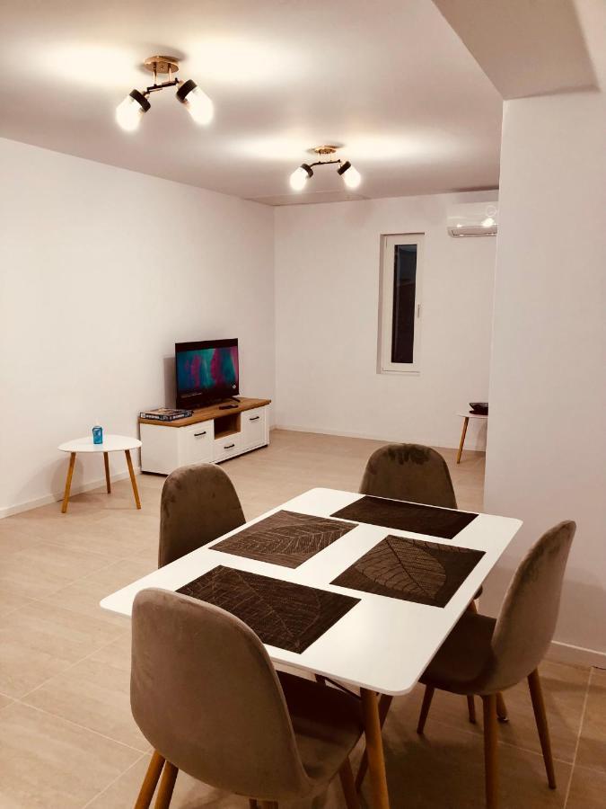 New And Modern Apartments In Villa, Near City Center M36 Temesvár Kültér fotó