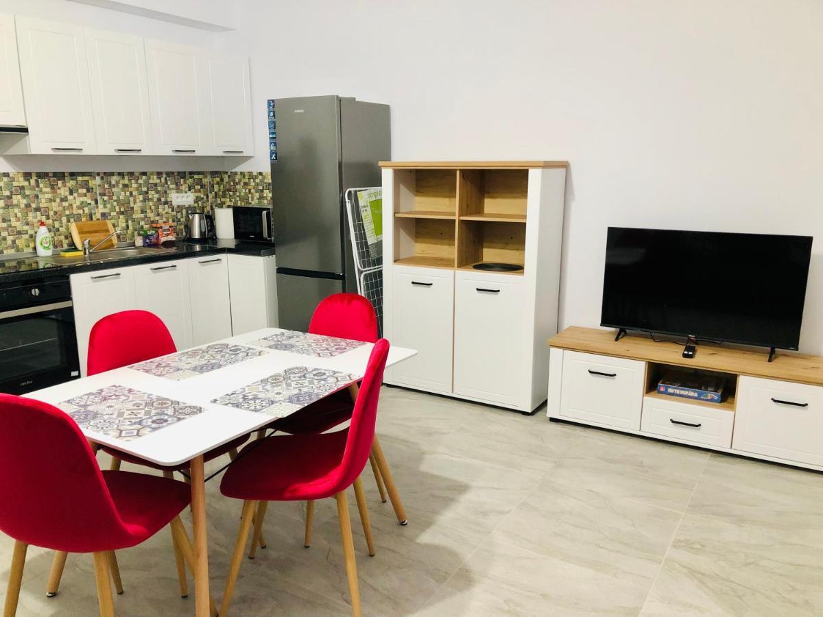 New And Modern Apartments In Villa, Near City Center M36 Temesvár Kültér fotó